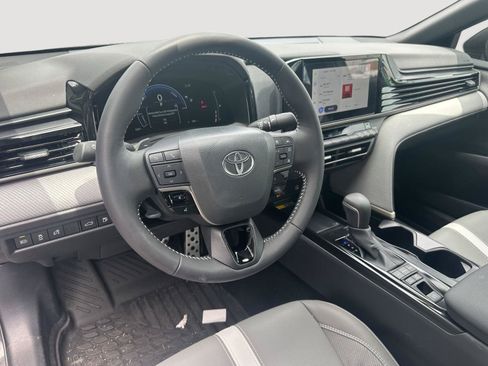 Used 2026 Toyota Camry SE FWD image 10