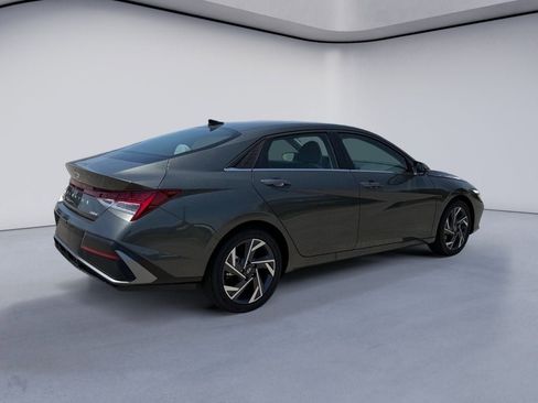New 2026 Hyundai Elantra Limited w/ Cargo Package FWD image 5