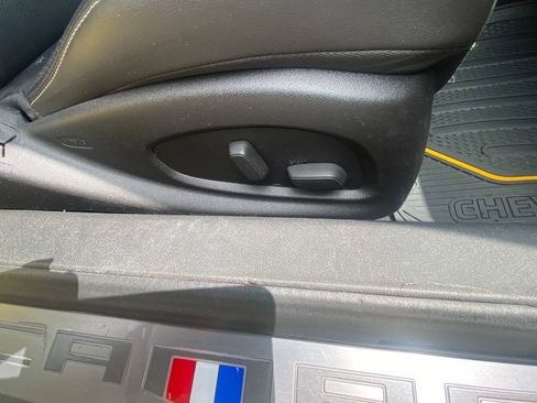 Used 2016 Chevrolet Camaro LT RWD image 40