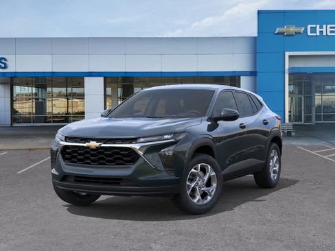 New 2026 Chevrolet Trax LS w/ LS Convenience Package FWD image 7