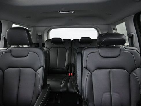 Used 2023 Jeep Grand Cherokee L Limited AWD/4WD image 17