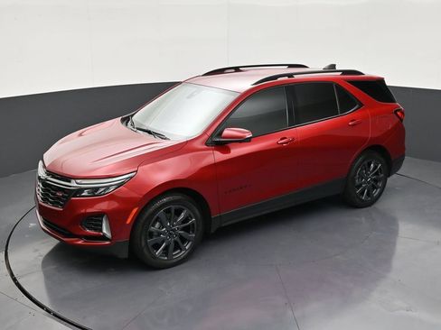 Used 2022 Chevrolet Equinox RS w/ RS Leather Package FWD image 12