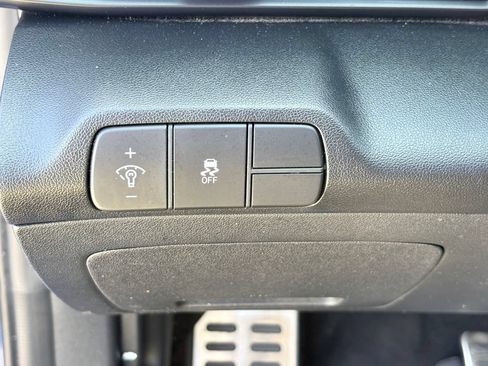 Used 2025 Hyundai Elantra Sport FWD image 25