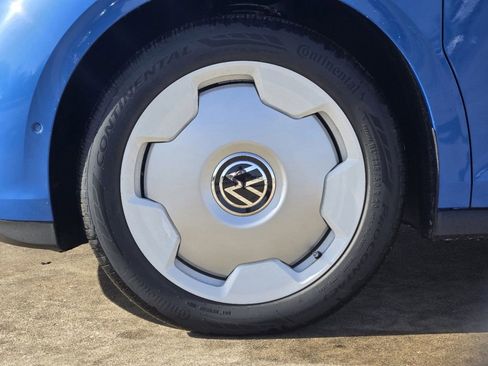 New 2025 Volkswagen ID. Buzz 1st Edition image 9