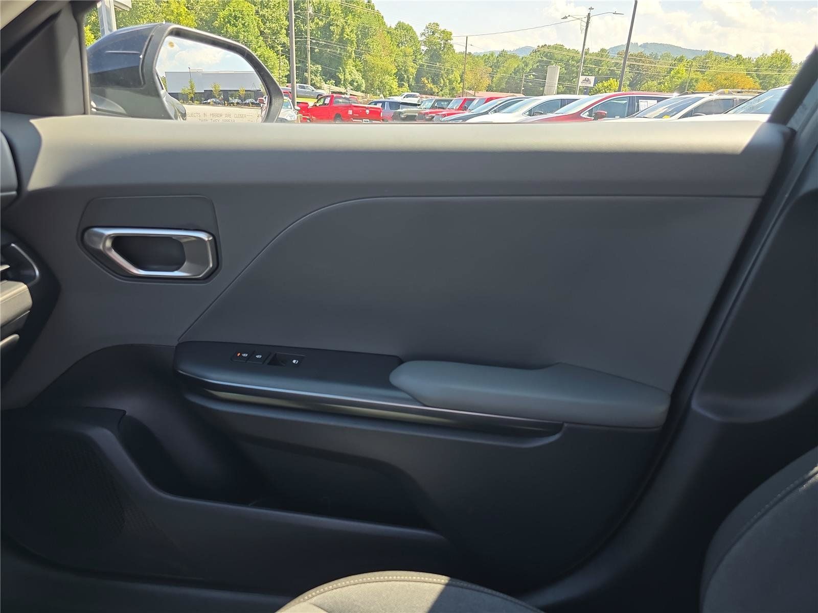 Used 2025 Kia K4 FWD image 23