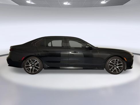 Used 2026 BMW 740i RWD image 6