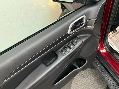 Used 2022 Jeep Grand Cherokee Limited AWD/4WD image 22