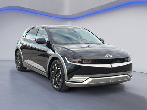 Certified 2022 Hyundai Ioniq 5 Limited w/ Cargo Package image 8