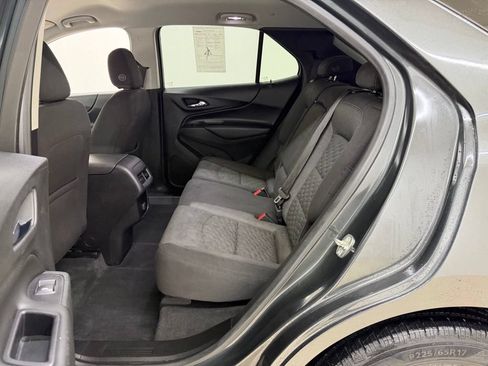 Used 2018 Chevrolet Equinox LT FWD image 16
