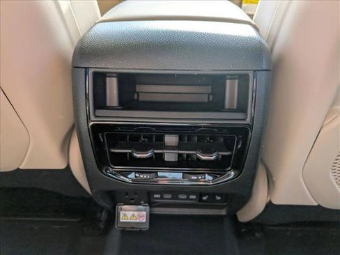 New 2026 Jeep Grand Cherokee Limited image 17