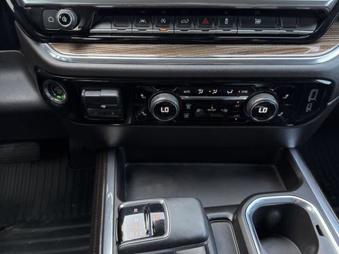 Used 2023 Chevrolet Silverado 1500 LT w/ Leather Package AWD/4WD image 25