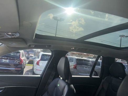 Used 2020 Volvo XC90 T6 Momentum w/ Protection Package Premier image 15