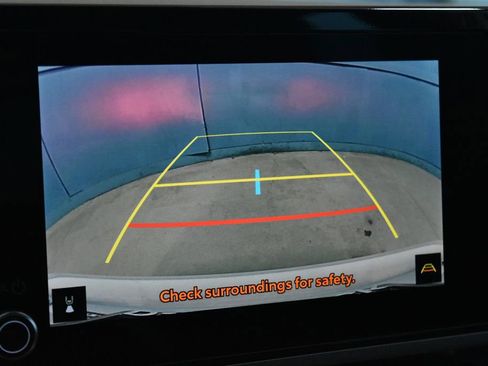 Used 2025 Toyota Camry SE image 11