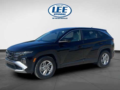 Certified 2025 Hyundai Tucson SE FWD image 8