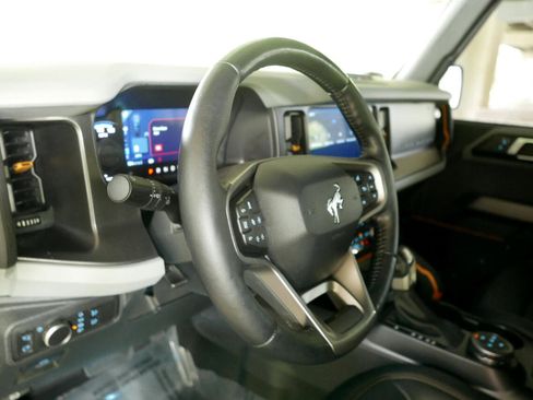 Used 2021 Ford Bronco Badlands image 22