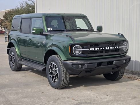 New 2025 Ford Bronco Outer Banks AWD/4WD image 2