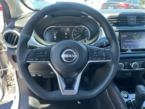 Used 2025 Nissan Versa SV FWD image 19