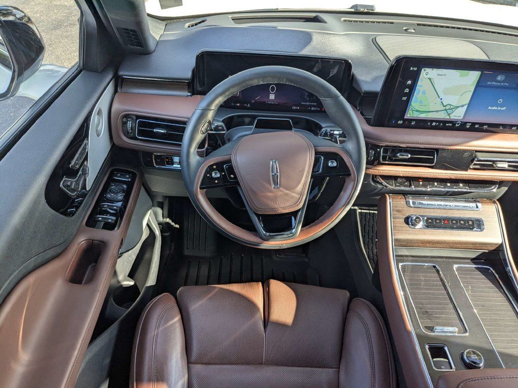 Used 2025 Lincoln Aviator Reserve w/ Equipment Group 201A AWD/4WD image 22