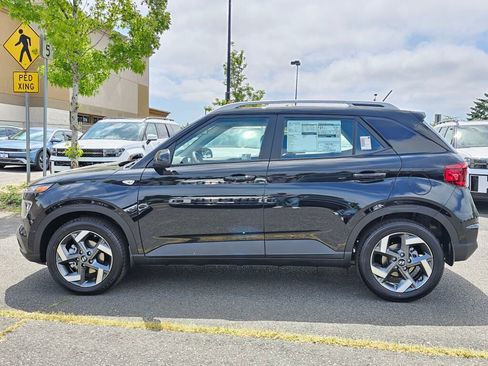 Used 2025 Hyundai Venue SEL image 4