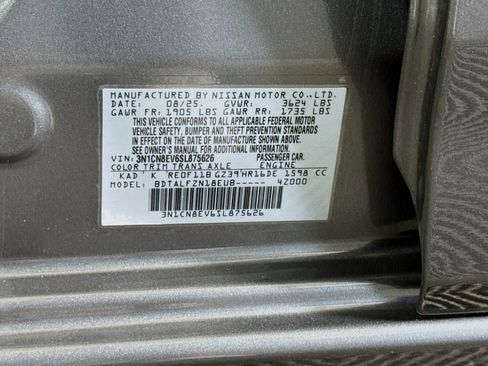 Used 2025 Nissan Versa SV w/ Trunk Package image 40