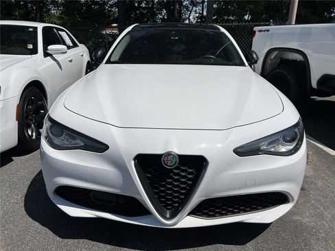 Used 2021 Alfa Romeo Giulia Ti w/ Nero Edizione AWD/4WD image 3