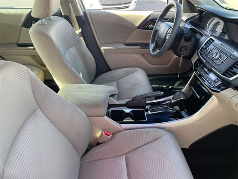 Used 2016 Honda Accord LX image 11