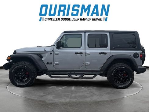 Used 2020 Jeep Wrangler Unlimited Sport image 3