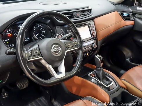 Used 2017 Nissan Rogue SL w/ SL Premium Package image 15