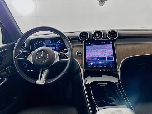 Used 2023 Mercedes-Benz GLC 300 4MATIC image 25