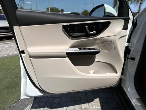 Certified 2025 Mercedes-Benz GLC 300 image 17