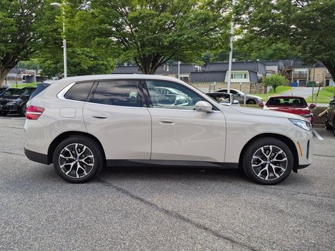 Used 2025 BMW X3 xDrive30i w/ Premium Package AWD/4WD image 4