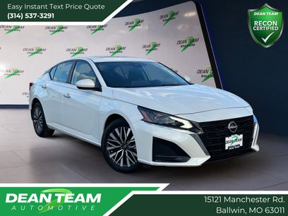 Used 2023 Nissan Altima 2.5 SV w/ SV Premium Package