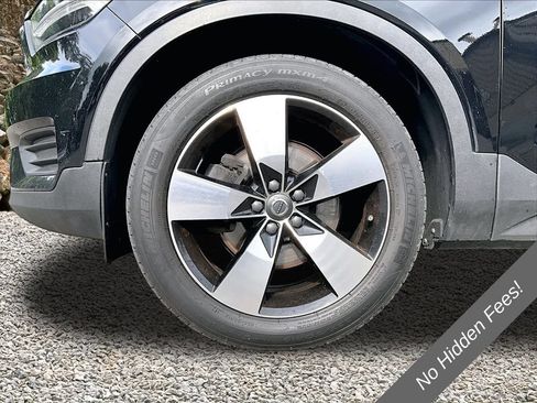 Used 2020 Volvo XC40 T5 Momentum w/ Protection Package Premier AWD/4WD image 9