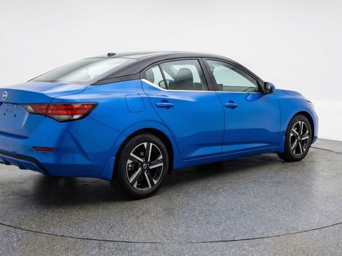 Used 2025 Nissan Sentra SV FWD image 9