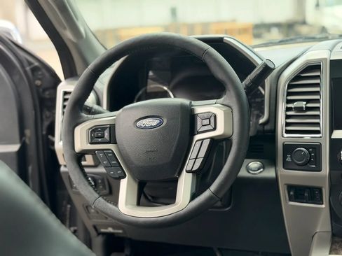 Used 2017 Ford F250 Lariat w/ Lariat Ultimate Package AWD/4WD image 36