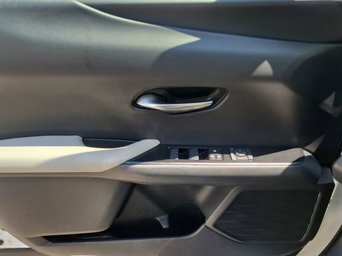Used 2020 Lexus UX 200 w/ Accessory Package FWD image 15