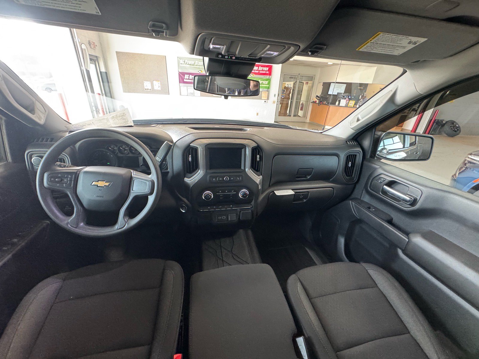 Used 2025 Chevrolet Silverado 1500 Custom w/ Turbomax Blackout Package AWD/4WD image 14