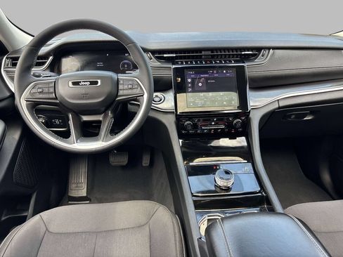 Certified 2023 Jeep Grand Cherokee Laredo w/ Luxury Tech Group I AWD/4WD image 10