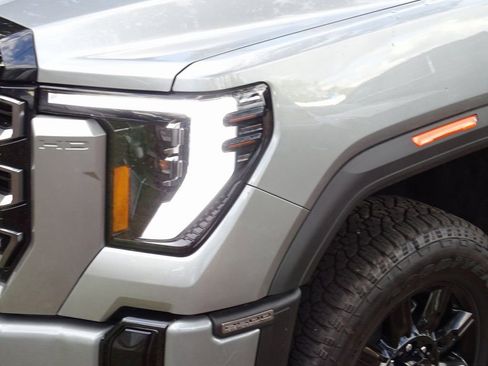 Used 2025 GMC Sierra 2500 AT4 w/ AT4 Premium Plus Package image 28