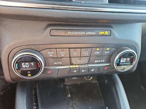 Used 2020 Ford Escape Titanium AWD/4WD image 17