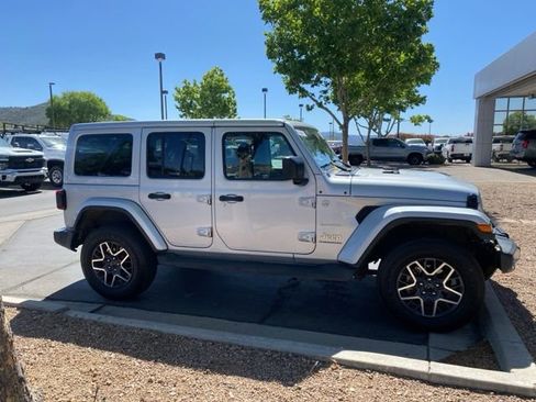 Used 2024 Jeep Wrangler Unlimited Sahara AWD/4WD image 8