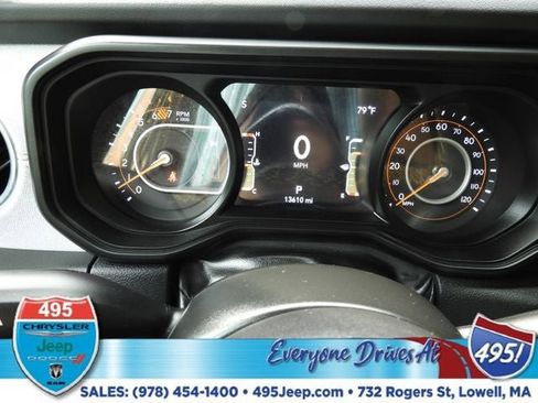 Used 2024 Jeep Wrangler Sahara w/ Technology Group image 17