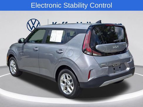 Used 2025 Kia Soul LX w/ LX Technology Package FWD image 6