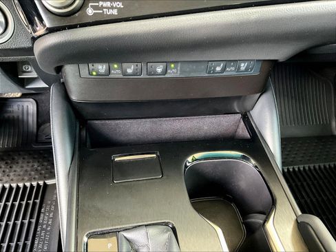 Used 2024 Lexus ES 350 w/ Premium Package FWD image 15