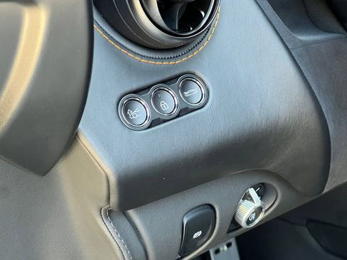 Used 2025 McLaren 750S Spider RWD image 38