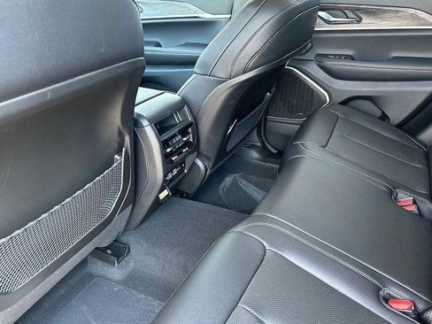 Used 2023 Jeep Grand Cherokee 4WD 4xe w/ Luxury Tech Group II image 9