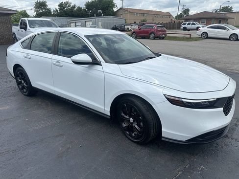 Used 2023 Honda Accord LX image 5