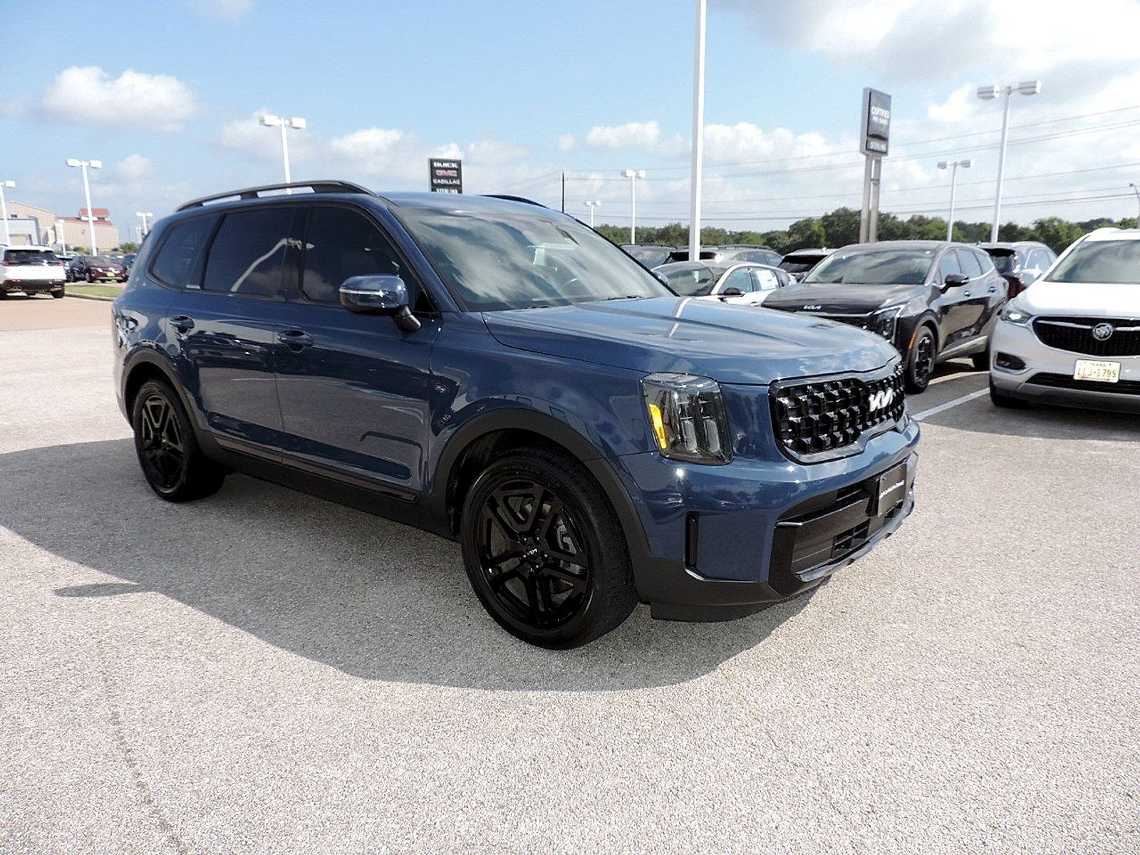 Used 2024 Kia Telluride EX X-Line AWD/4WD image 3