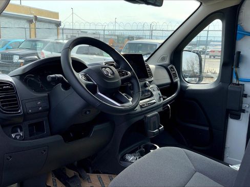 New 2024 RAM ProMaster 3500 w/ Delivery Van Package image 6