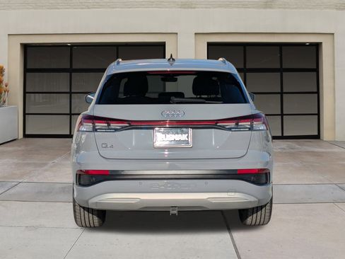 Used 2023 Audi Q4 e-tron Premium w/ Convenience Package image 5